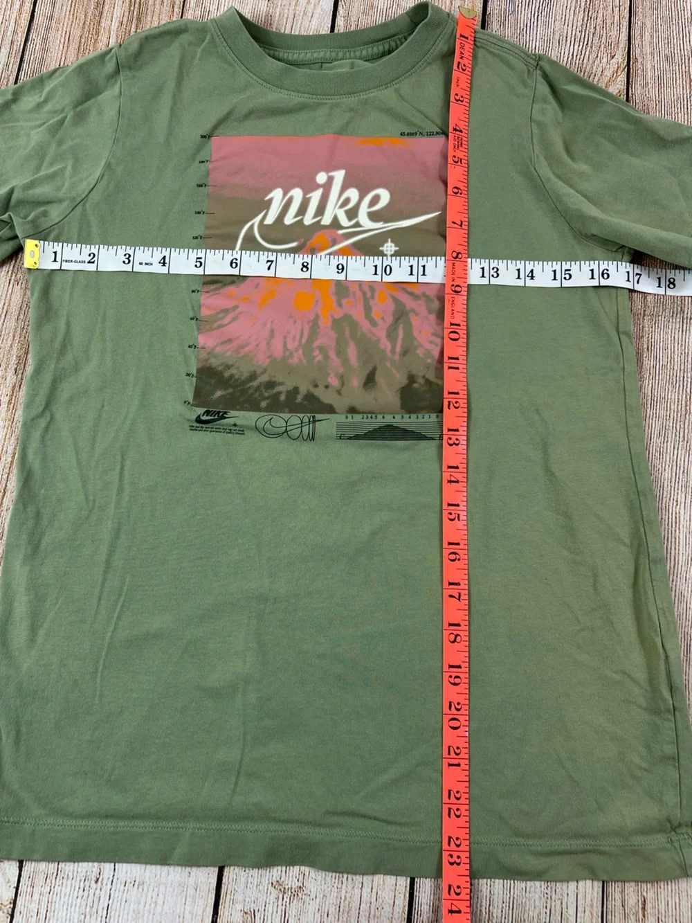 Nike Boys Youth Russell Wilson Green Cargo Pants & T Shirt Bundle Size Large